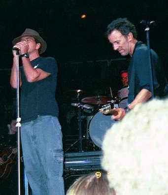 Eddie Vedder of Pearl Jam, singing My Home Town